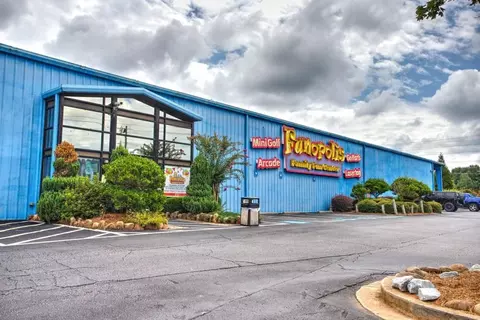 Exterior - 354 Flying Eagle Dr, Commerce, GA 30529 photo 2 of 6