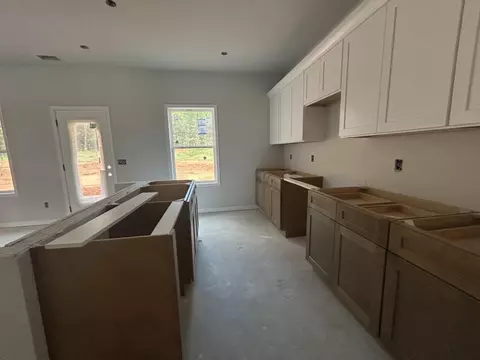 Kitchen - 354 Flying Eagle Dr, Commerce, GA 30529 photo 2 of 2