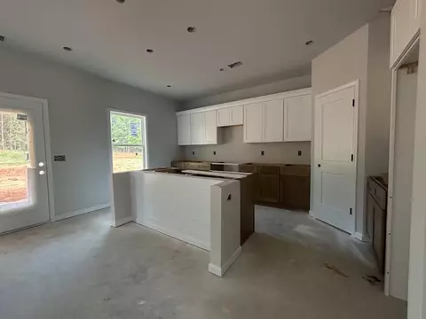 Kitchen - 354 Flying Eagle Dr, Commerce, GA 30529 photo 1 of 2