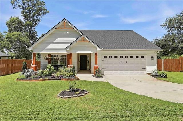 16 Watson Dr, Newnan, GA 30263