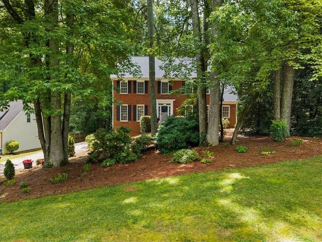 153 Lakeside Dr NW, Kennesaw, GA 30144