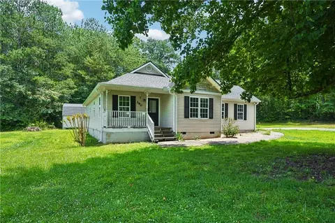 290 Reavesville Rd, Bowdon, GA 30108