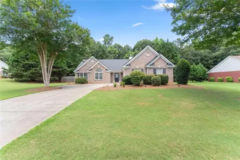 198 Blue Grass Dr, Jefferson, GA 30549