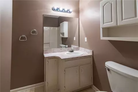 Bath - 3881 Vicki Ct, Duluth, GA 30096 photo 2 of 4