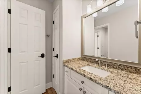 Bath - 136 Riverview Dr, Suwanee, GA 30024 photo 4 of 7