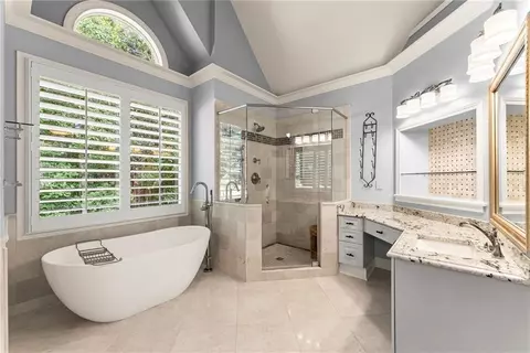 Bath - 136 Riverview Dr, Suwanee, GA 30024 photo 2 of 7