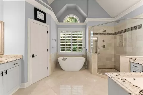 Bath - 136 Riverview Dr, Suwanee, GA 30024 photo 1 of 7