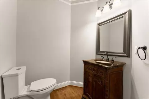 Bath - 136 Riverview Dr, Suwanee, GA 30024 photo 3 of 7