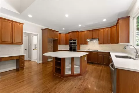Kitchen - 136 Riverview Dr, Suwanee, GA 30024 photo 3 of 5