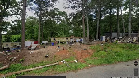 468 Lake Cir, Newnan, GA 30263