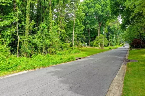 1389 Branchwood Dr, Snellville, GA 30078