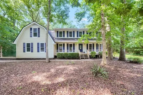 135 Pamela Ct, Fayetteville, GA 30214