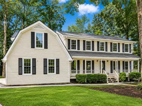 135 Pamela Ct, Fayetteville, GA 30214