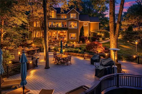 6719 Grand Marina Cir, Gainesville, GA 30506