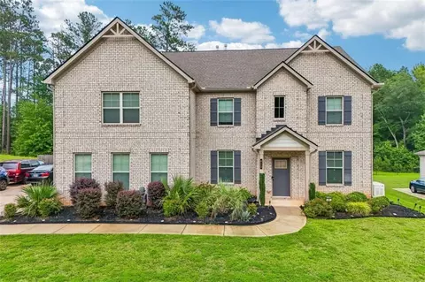 415 Traditions Ln, Hampton, GA 30228