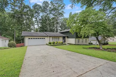 2204 Pine Point Dr, Lawrenceville, GA 30043