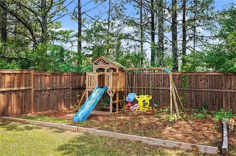 Exterior - 1391 Buckingham Ct, Hampton, GA 30228 photo 8 of 10