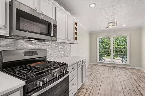 Kitchen - 1391 Buckingham Ct, Hampton, GA 30228 photo 2 of 4