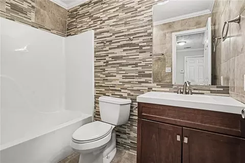 Bath - 1391 Buckingham Ct, Hampton, GA 30228 photo 7 of 7