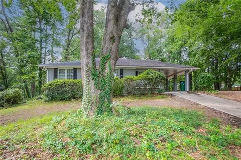 4696 Rockbridge Rd, Stone Mountain, GA 30083