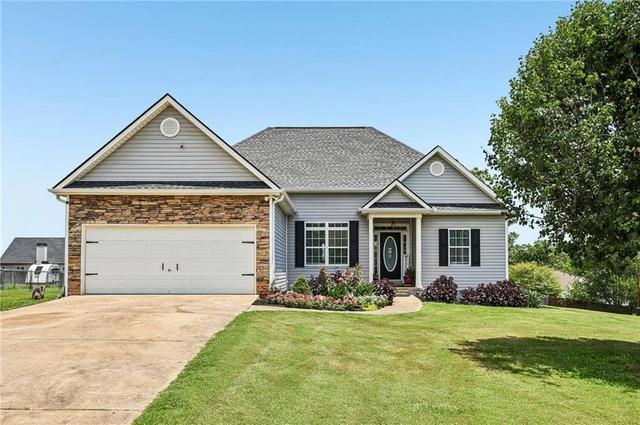 221 Polar Ln, Carrollton, GA 30117