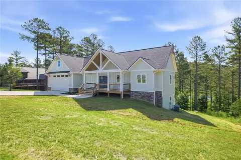 511 Sandy Lake Ln, Blairsville, GA 30512
