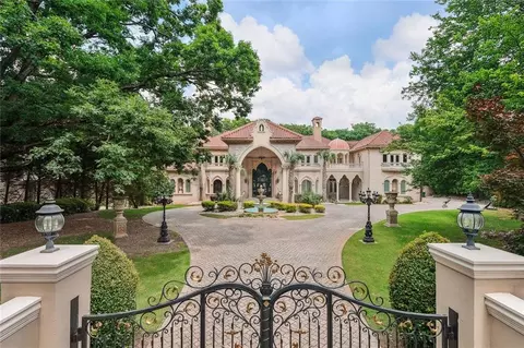 4561 Northside Dr NW, Sandy Springs, GA 30327