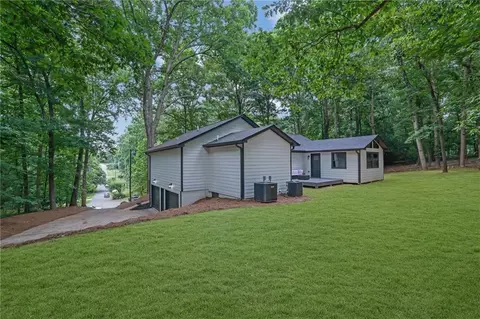 Exterior - 2000 Doefield St, Canton, GA 30115 photo 6 of 10