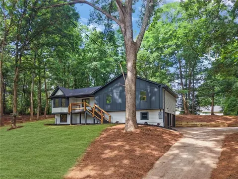 Exterior - 2000 Doefield St, Canton, GA 30115 photo 8 of 10