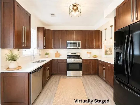 109 Oak Green Dr, Lawrenceville, GA 30044