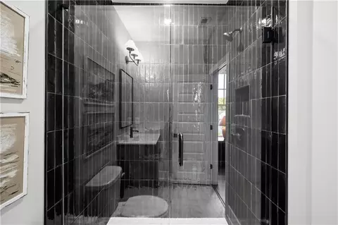 Bath - 1990 Catnap Ct, Chamblee, GA 30341 photo 7 of 7