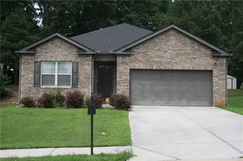 610 Dodson Lake Ct, Fairburn, GA 30213