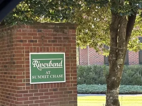 2965 Riverbend Dr, Snellville, GA 30078