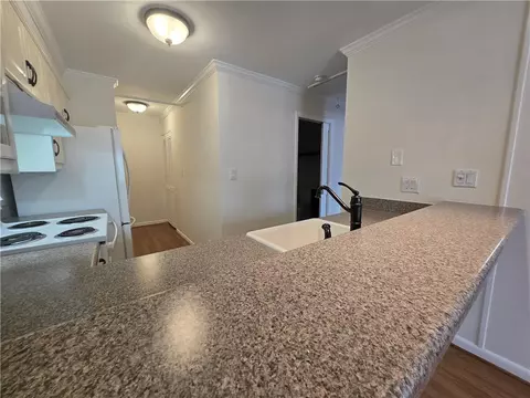 Kitchen - 3309 Stonecrest Ct, Atlanta, GA 30341 photo 3 of 4