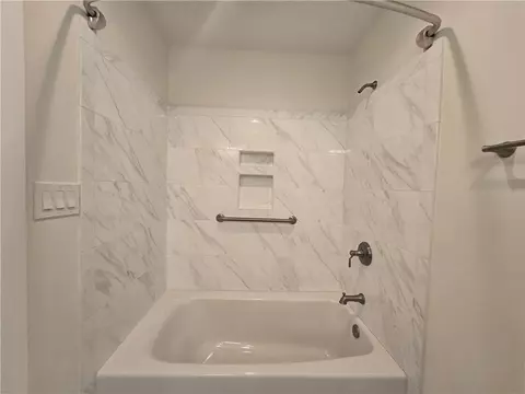 Bath - 3309 Stonecrest Ct, Atlanta, GA 30341 photo 2 of 2