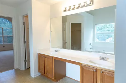 Bath - 502 Streamside Pl, Canton, GA 30115 photo 2 of 5
