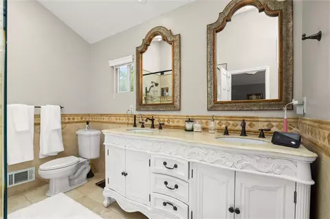Bath - 9040 Ruby Ln, Gainesville, GA 30506 photo 1 of 2