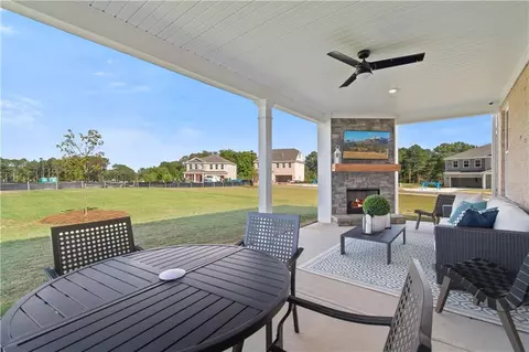 Exterior - 200 Chiswick Loop, Stockbridge, GA 30281 photo 5 of 10