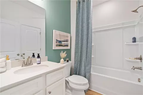 Bath - 200 Chiswick Loop, Stockbridge, GA 30281 photo 1 of 5
