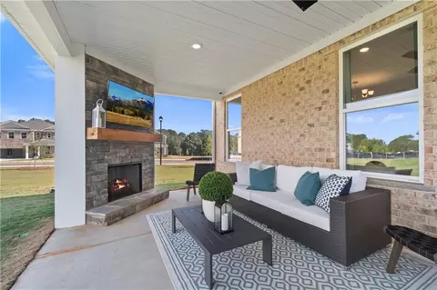 Exterior - 200 Chiswick Loop, Stockbridge, GA 30281 photo 6 of 10
