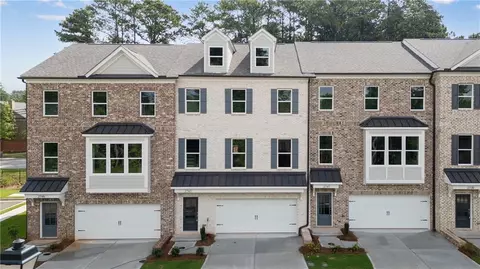 2743 Hallwood Ln, Suwanee, GA 30024
