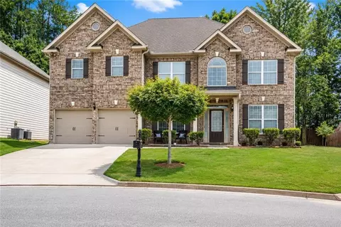 3594 Hideaway Ln, Loganville, GA 30052