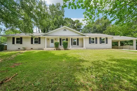1352 White Oak St SE, Conyers, GA 30013