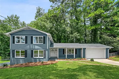 3235 Wintercreeper Dr, Lithonia, GA 30038