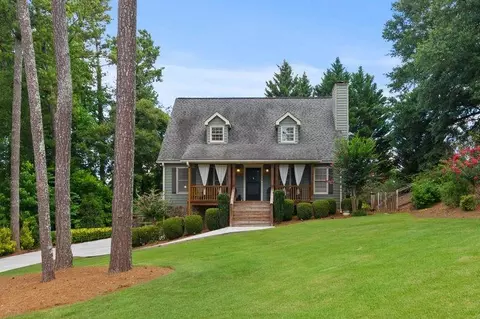 502 Oconee Ct, Woodstock, GA 30188