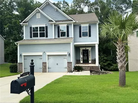 1073 Shadow Glen Dr, Fairburn, GA 30213