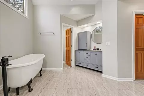 Bath - 13789 Woolsey Rd, Hampton, GA 30228 photo 2 of 7