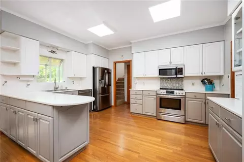 Kitchen - 13789 Woolsey Rd, Hampton, GA 30228 photo 3 of 7