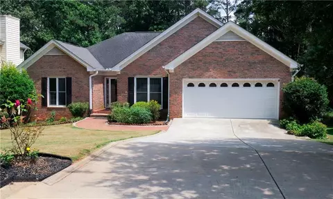 1105 Secret Cove Dr, Sugar Hill, GA 30518