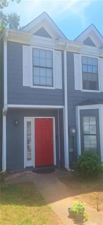 1022 Thornwoode Ln, Stone Mountain, GA 30083